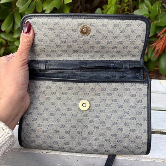 Gucci Vintage Clutch Crossbody - Picture 5 of 12